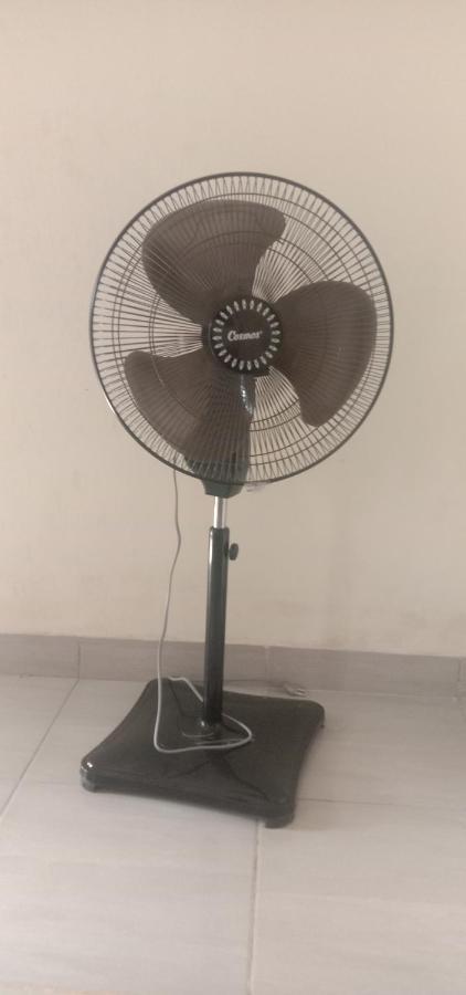 库塔龙目岛赫利民宿 Kuta  外观 照片
